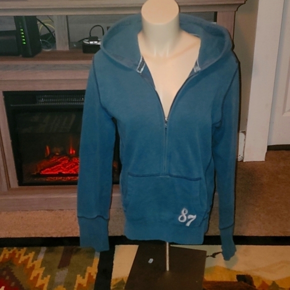 Aero Zip Up - Picture 1 of 3